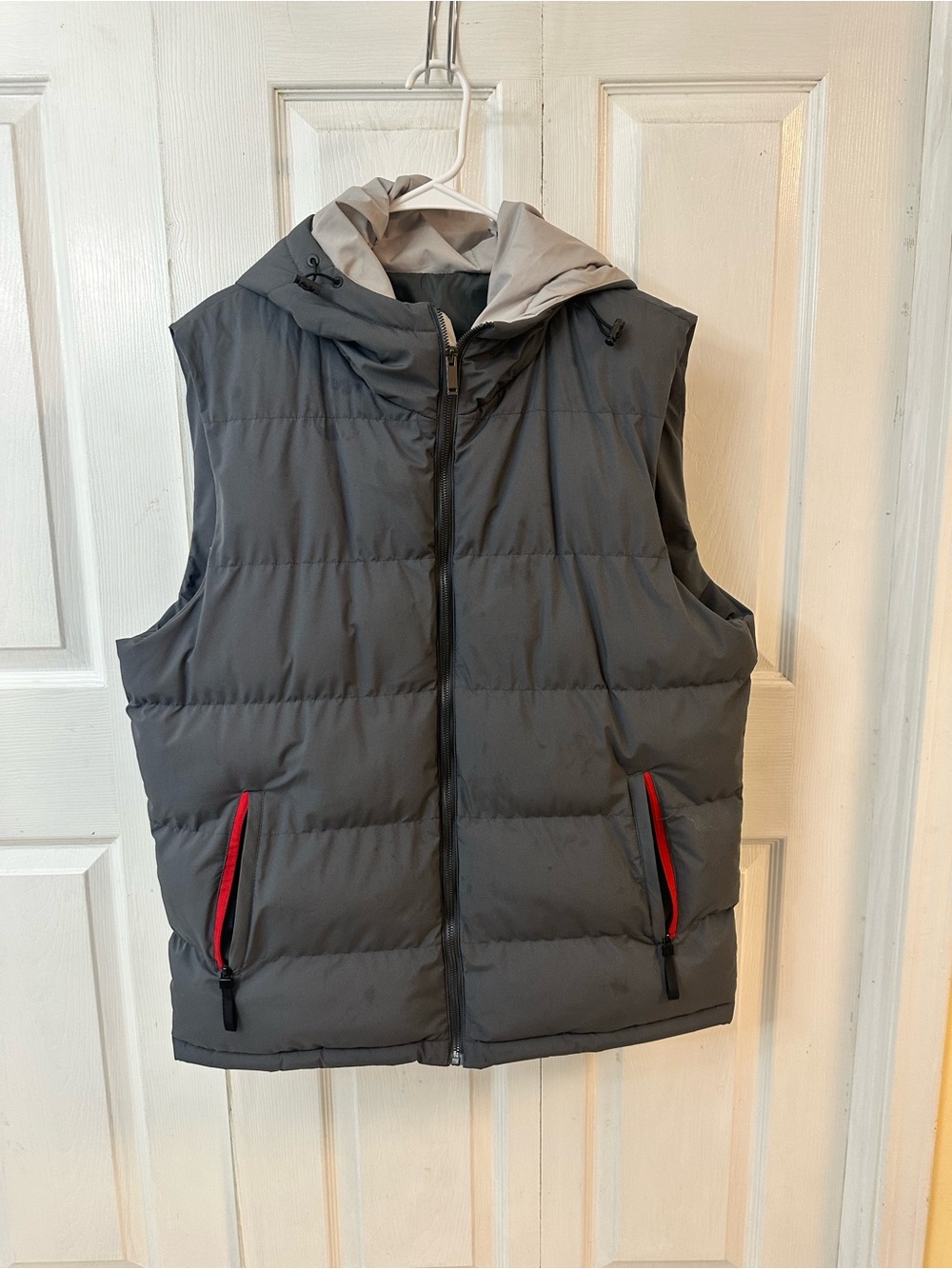 SHEIN Gray Puffer Vest with Light Gray Hood and Red Pocket Trim